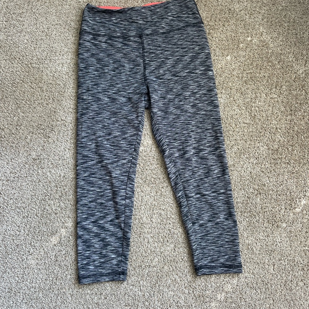 Womens cropped stripped leggings